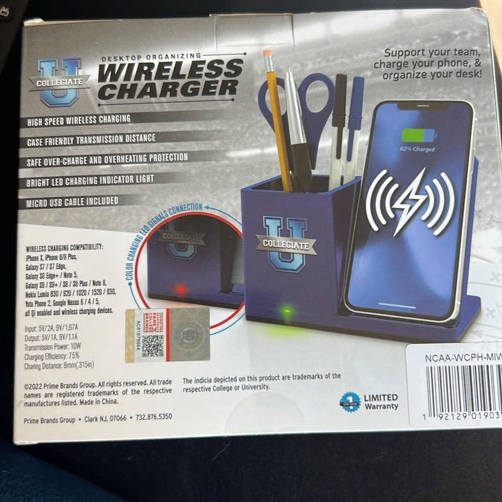 Wireless charger U of M - Picture 2 of 2